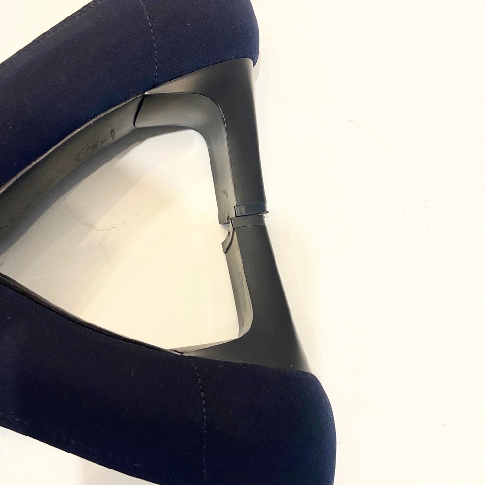 Liz Claiborne Dark Rich Navy Dress Heels for a Classy Look - Picture 4 of 8